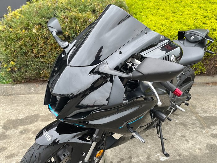 2023 Yamaha YZF-R7LA Black