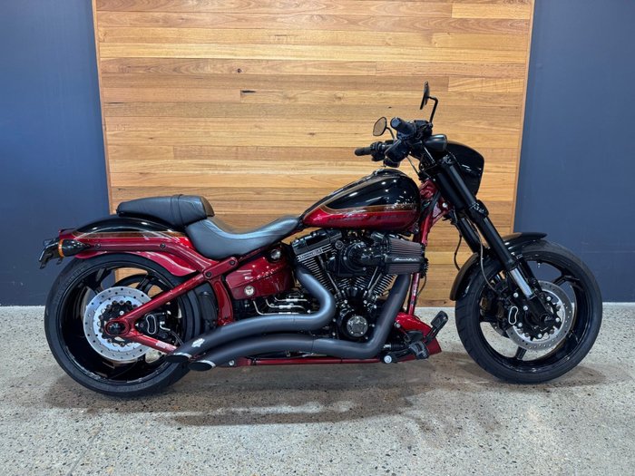 2017 Harley-davidson FXSE CVO PRO STREET BREAKOUT Black