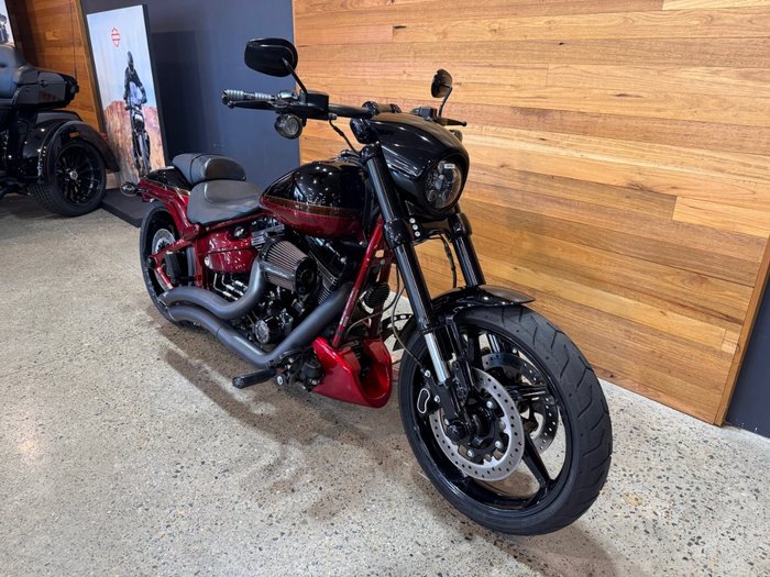 2017 Harley-davidson FXSE CVO PRO STREET BREAKOUT Black