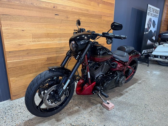 2017 Harley-davidson FXSE CVO PRO STREET BREAKOUT Black