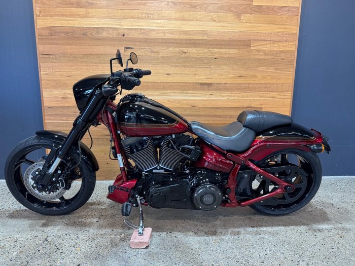 2017 Harley-davidson FXSE CVO PRO STREET BREAKOUT Black