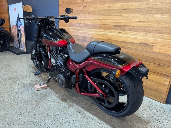 2017 Harley-davidson FXSE CVO PRO STREET BREAKOUT Black