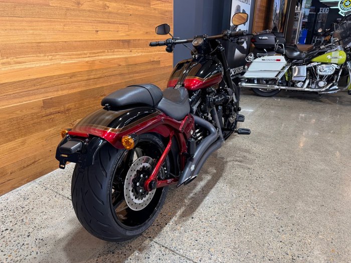 2017 Harley-davidson FXSE CVO PRO STREET BREAKOUT Black