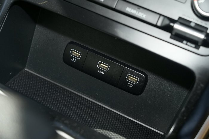 2022 Kia Carnival S