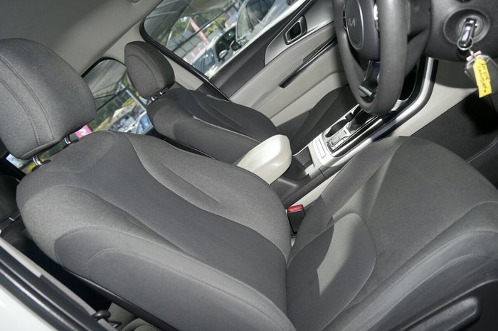 2022 Kia Carnival S