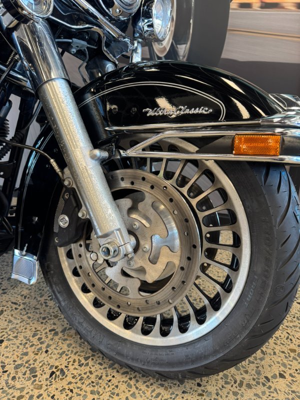 2013 Harley-davidson FLHTCU U/C ELECTRA GLIDE BLACK