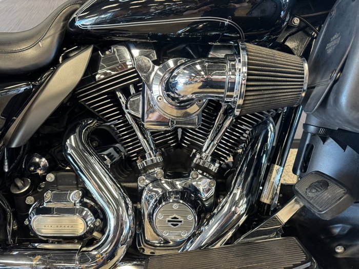 2013 Harley-davidson FLHTCU U/C ELECTRA GLIDE BLACK