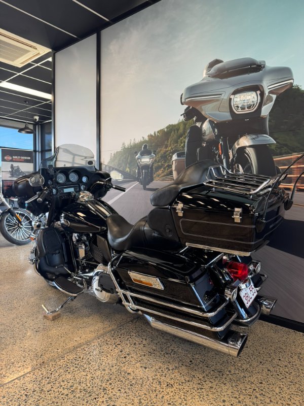 2013 Harley-davidson FLHTCU U/C ELECTRA GLIDE BLACK