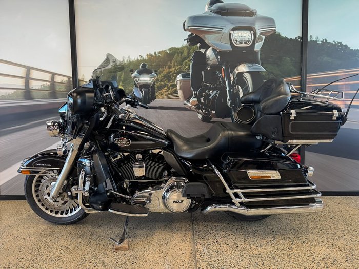 2013 Harley-davidson FLHTCU U/C ELECTRA GLIDE BLACK
