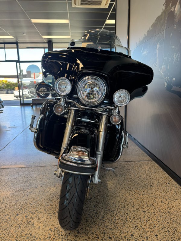 2013 Harley-davidson FLHTCU U/C ELECTRA GLIDE BLACK