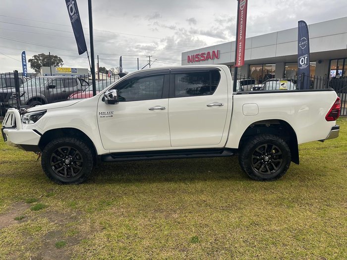 2020 Toyota Hilux SR5