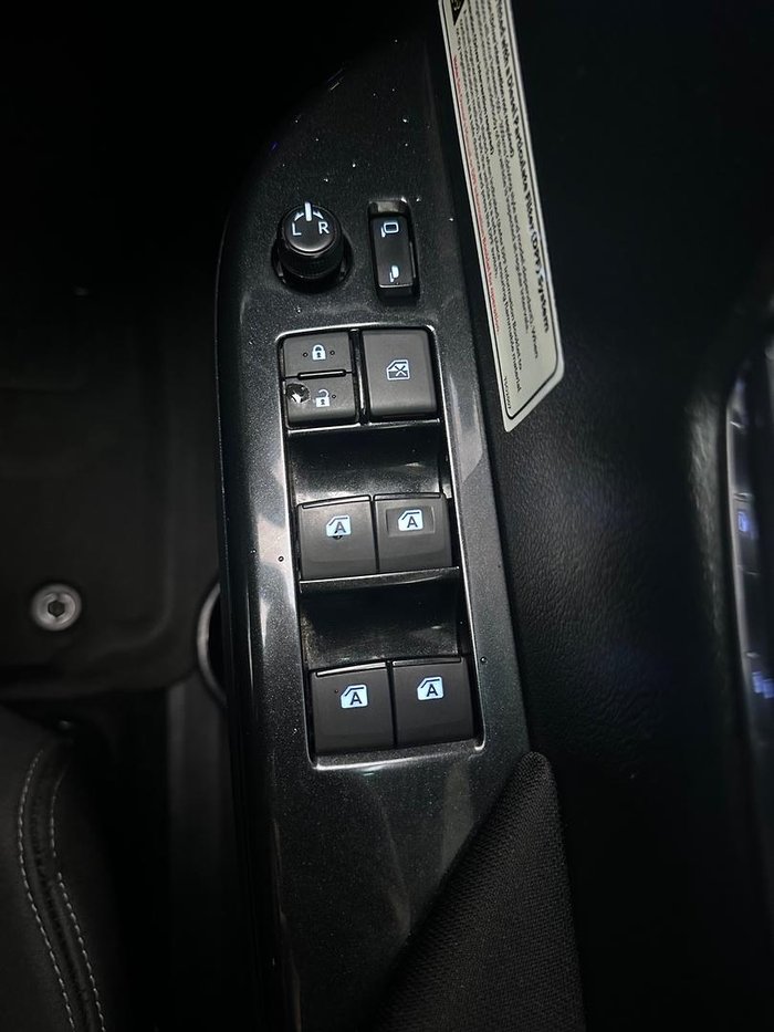 2020 Toyota Hilux SR5