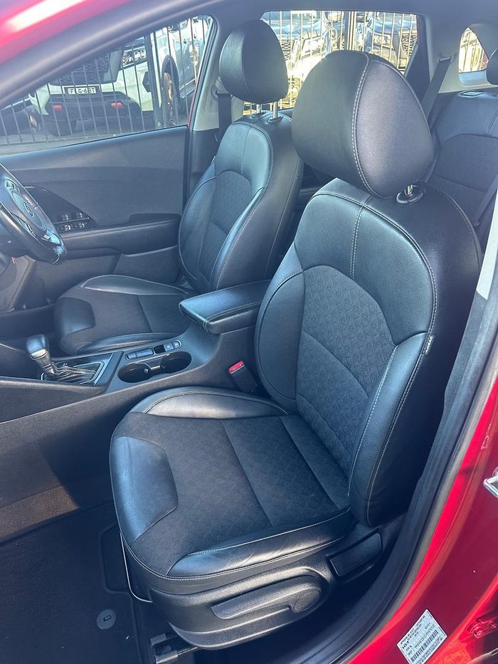 2021 Kia Niro Hybrid S