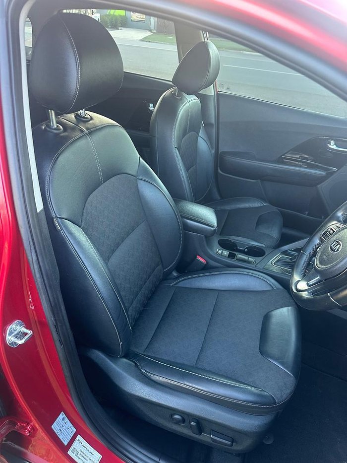 2021 Kia Niro Hybrid S