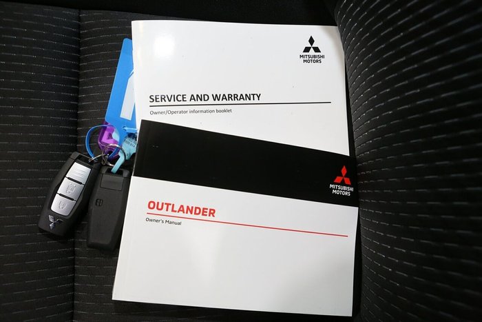 2024 Mitsubishi Outlander LS