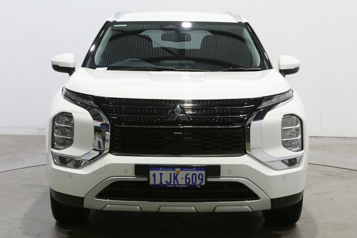 2024 Mitsubishi Outlander LS