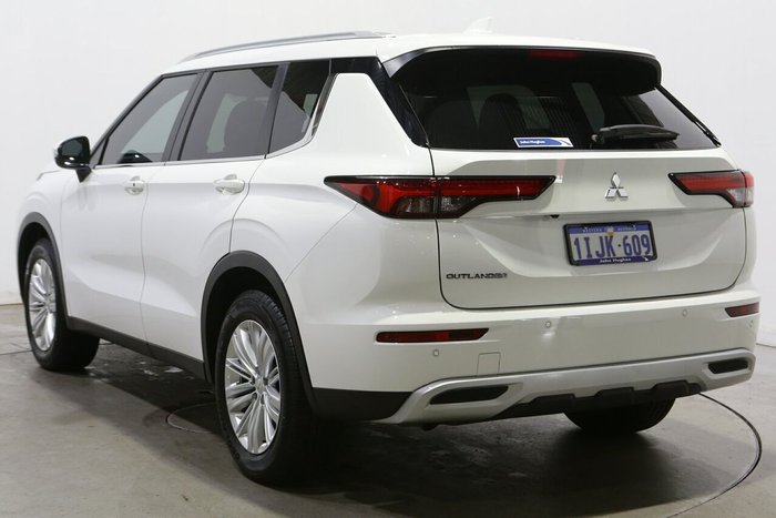2024 Mitsubishi Outlander LS