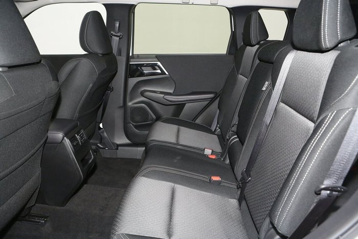 2024 Mitsubishi Outlander LS