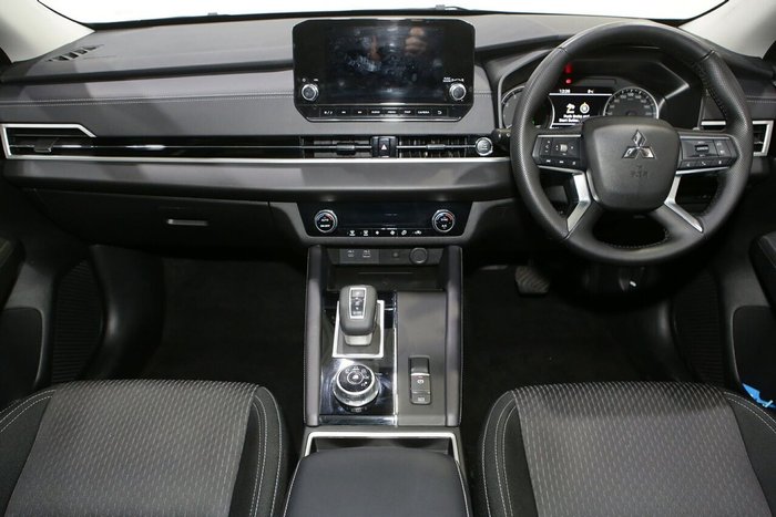 2024 Mitsubishi Outlander LS