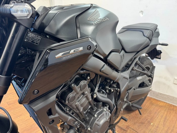 2023 Honda CB650R Black
