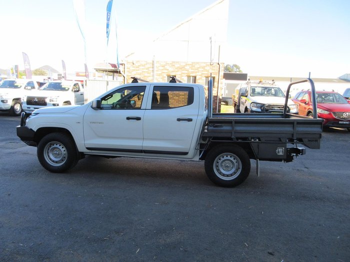 2025 Mitsubishi Triton GLX