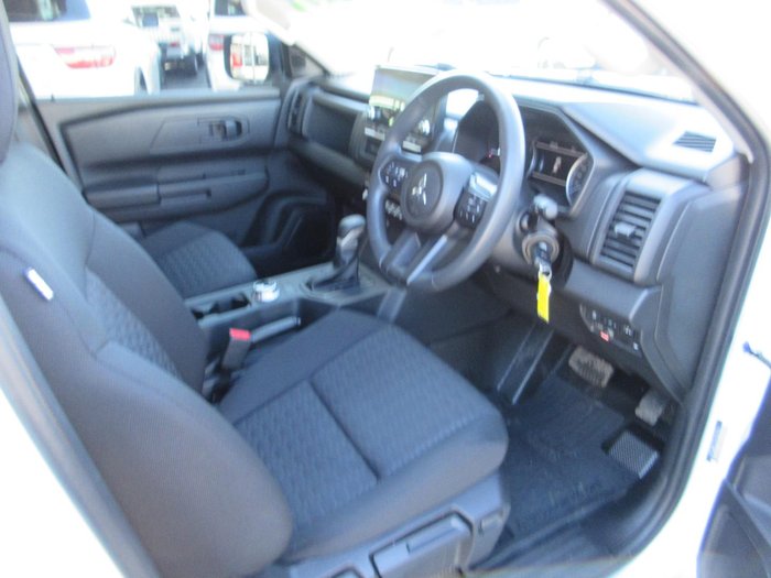 2025 Mitsubishi Triton GLX