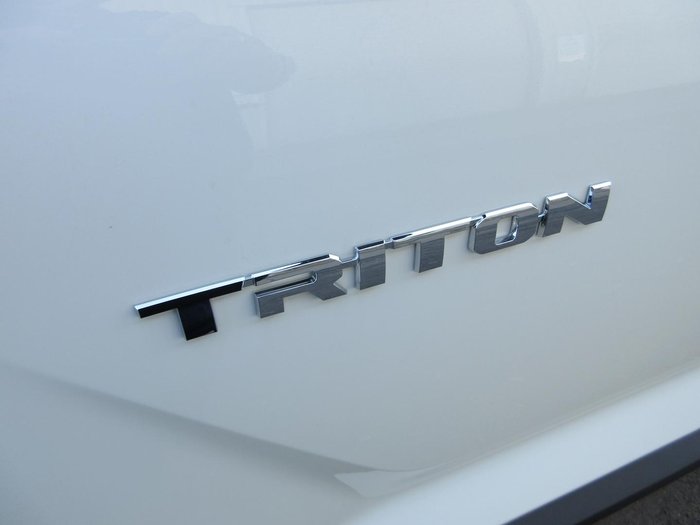 2025 Mitsubishi Triton GLX