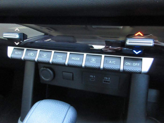 2025 Mitsubishi Triton GLX