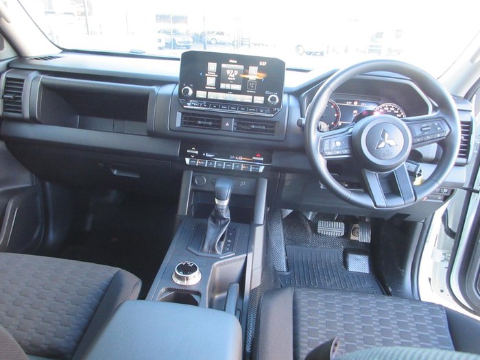 2025 Mitsubishi Triton GLX