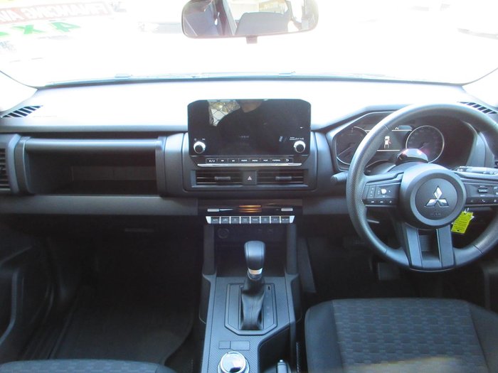 2025 Mitsubishi Triton GLX