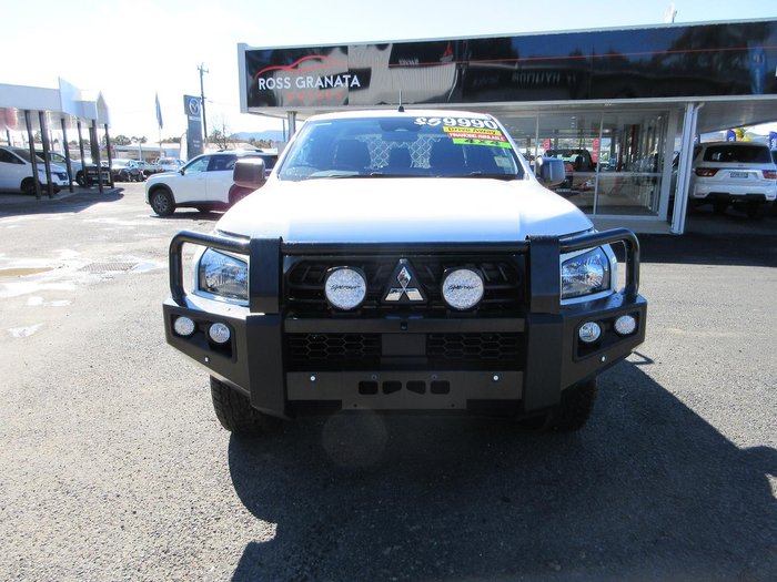 2025 Mitsubishi Triton GLX