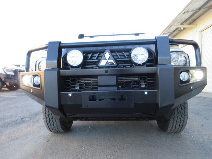 2025 Mitsubishi Triton GLX