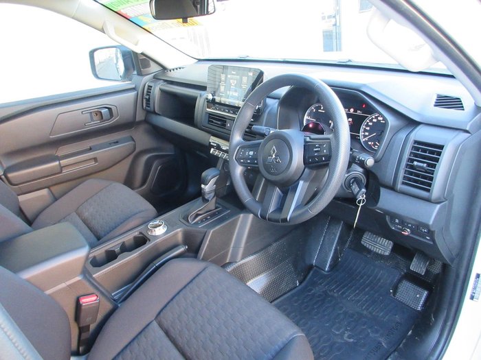 2025 Mitsubishi Triton GLX