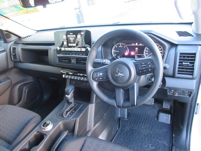 2025 Mitsubishi Triton GLX