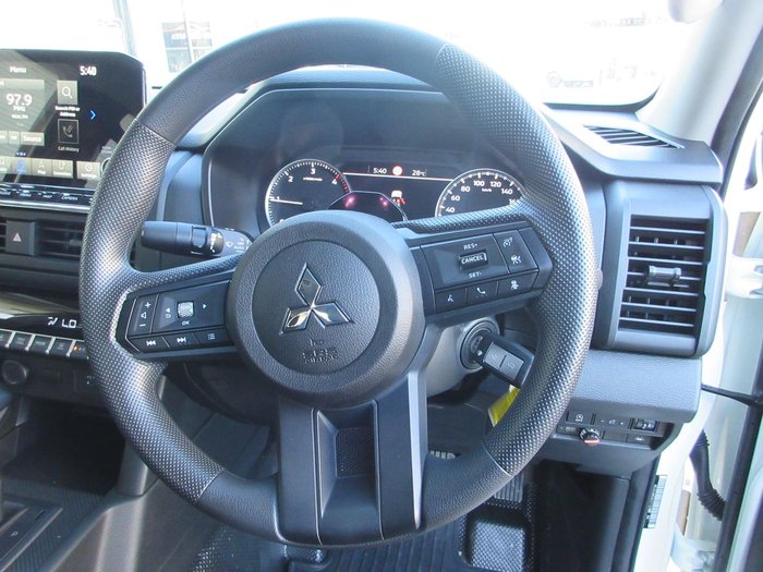 2025 Mitsubishi Triton GLX