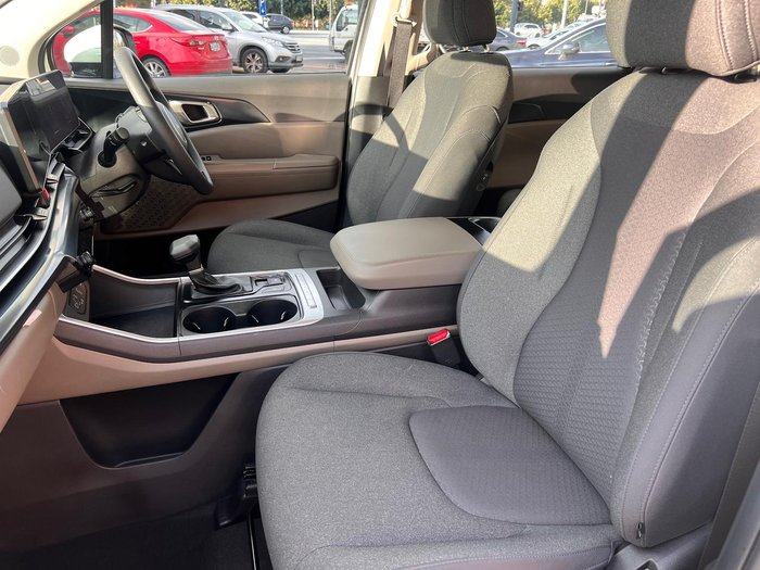 2024 Kia Carnival S