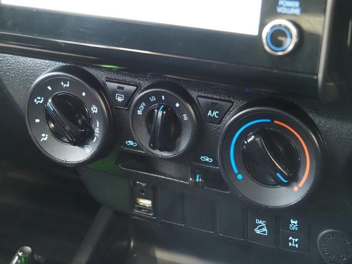 2021 Toyota Hilux SR