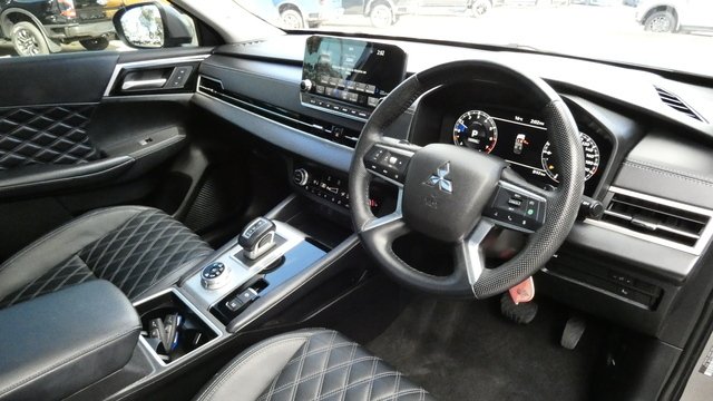 2023 Mitsubishi Outlander Exceed 7 Seat (AWD)