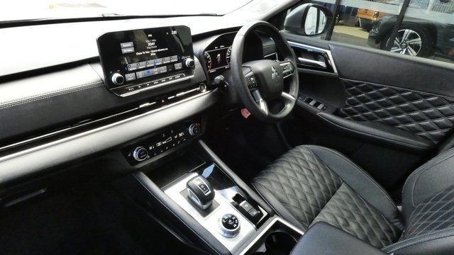 2023 Mitsubishi Outlander Exceed 7 Seat (AWD)