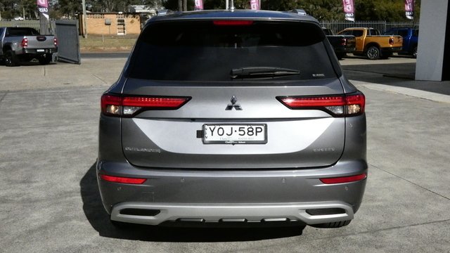2023 Mitsubishi Outlander Exceed 7 Seat (AWD)