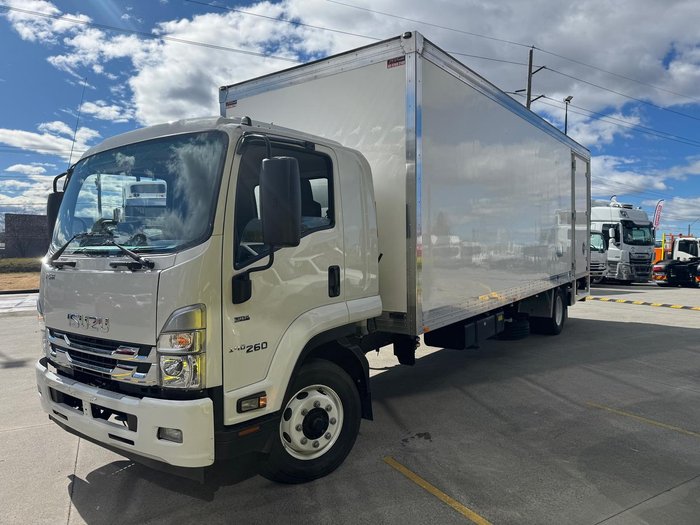 2022 Fuso Shogun FV74HTK 14 PALLET WHITE