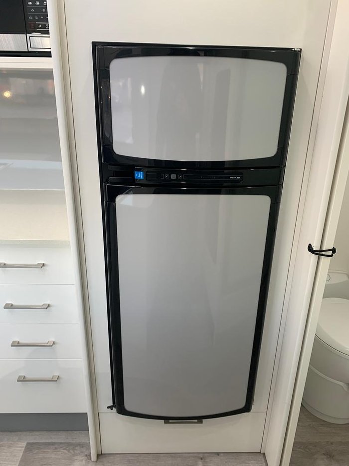 2018 New Age Caravans Manta Ray Mr19er