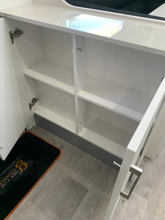 2018 New Age Caravans Manta Ray Mr19er