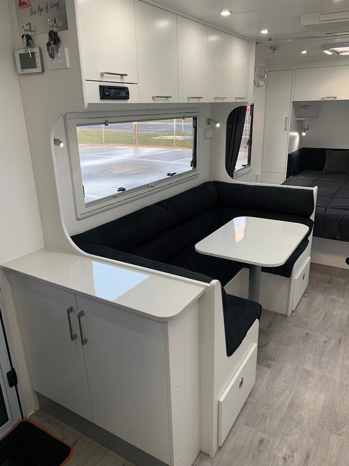 2018 New Age Caravans Manta Ray Mr19er