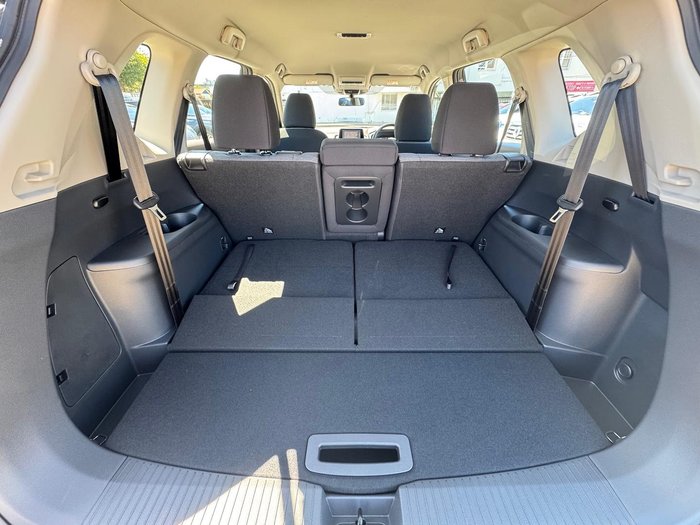 2025 Nissan X-TRAIL ST