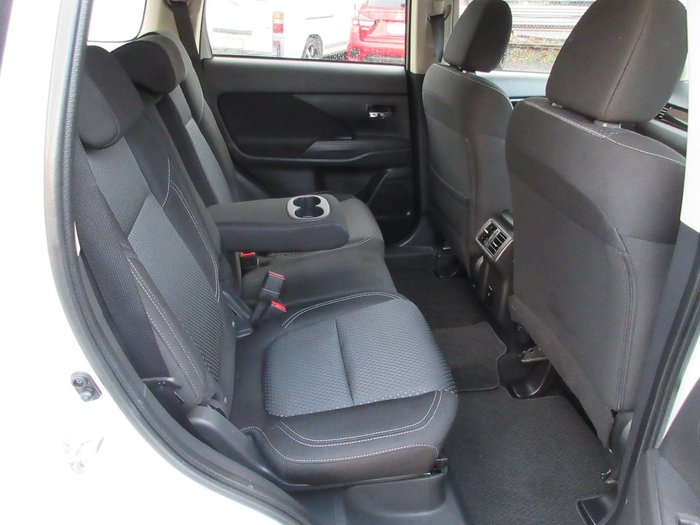 2021 Mitsubishi Outlander ES