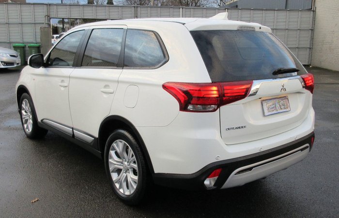 2021 Mitsubishi Outlander ES