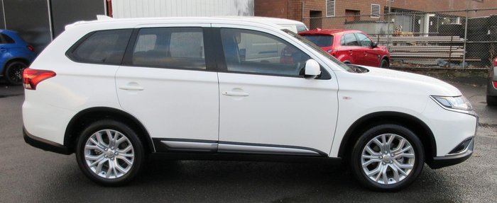 2021 Mitsubishi Outlander ES