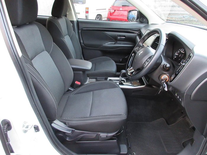 2021 Mitsubishi Outlander ES