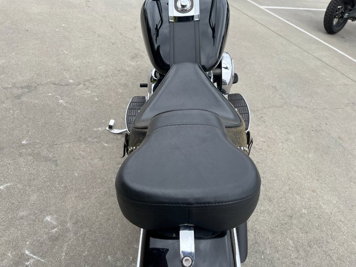 2005 HARLEY-DAVIDSON FLSTC HERITAGE SOFTAIL CLASSIC Black